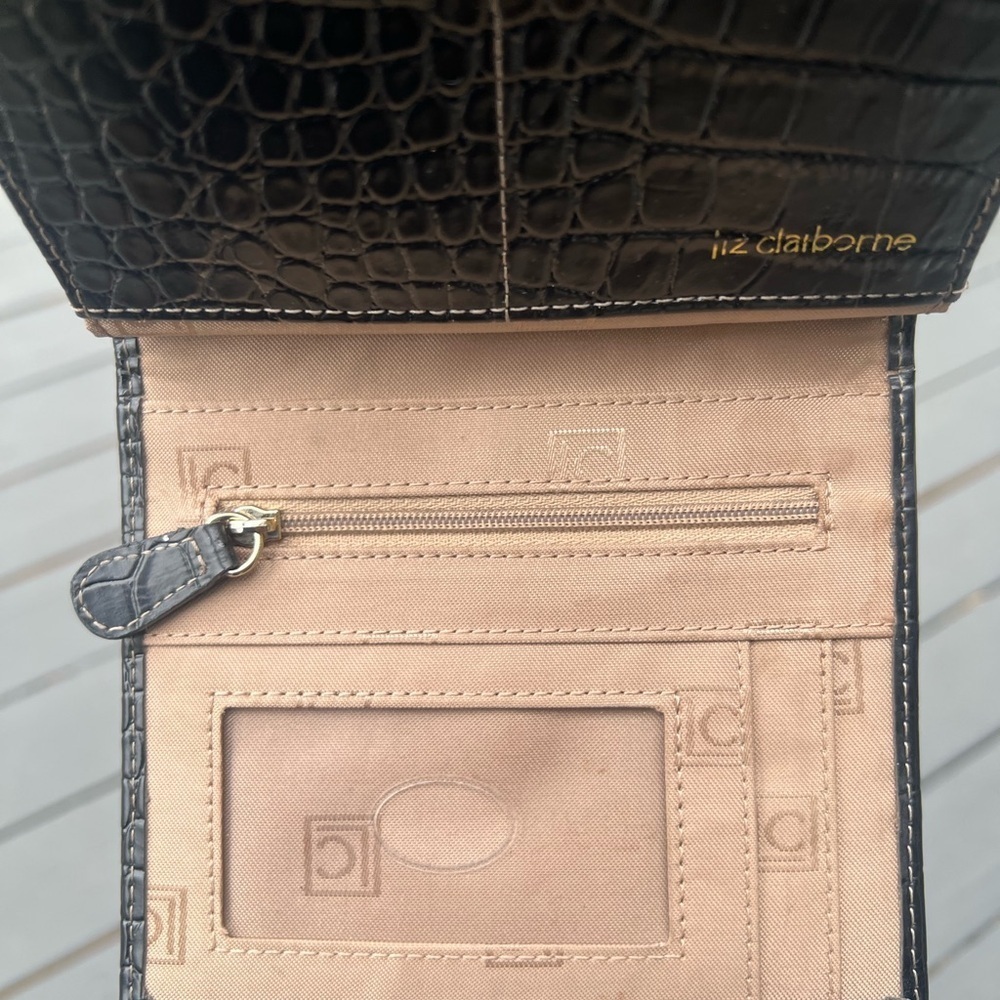 Liz Claiborne Black Crossbody Bag - Picture 8 of 12